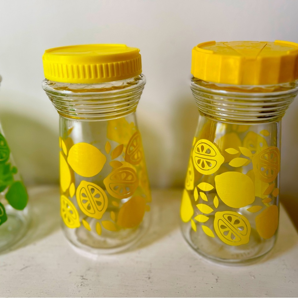 Vintage 1970s Glass 24 oz 
Serving Jug Pitchers